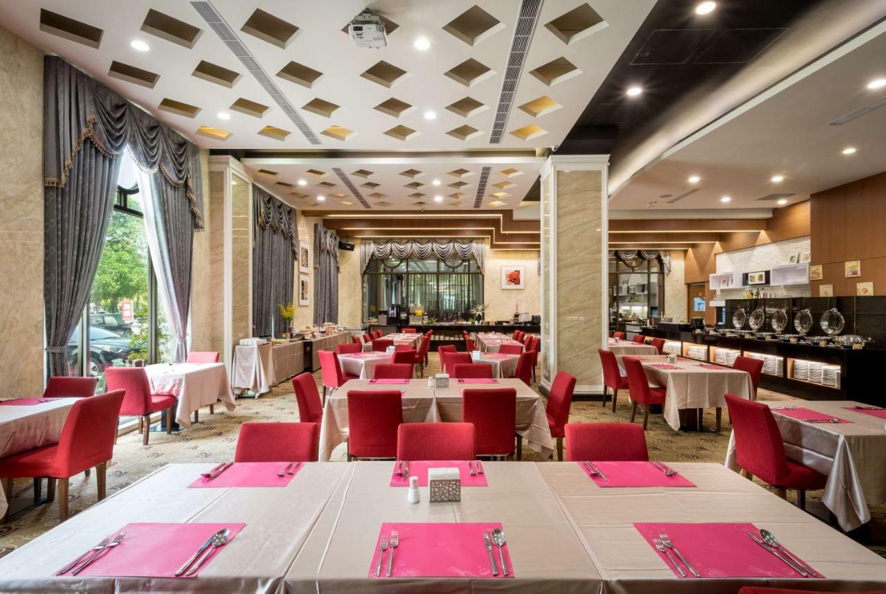 Royal Chiayi Hotel Exterior foto